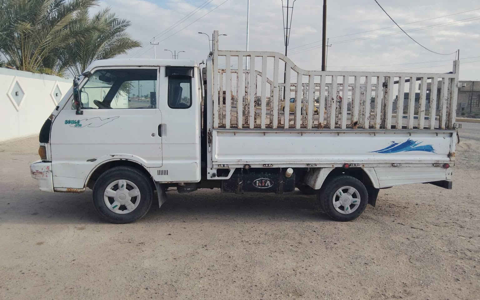 كيه بنكو موديل 96 سياره حلوه ونظيفه رايدله تبديل صدر فقط مكان سياره الانبار الفلوجه تواصل ***********
سعر 65 وبيه مجال
