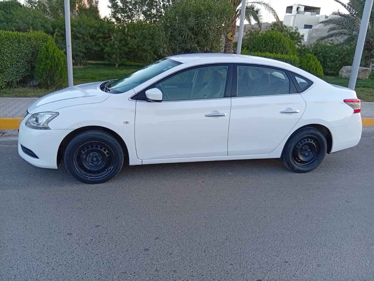 السلام عليكم...
للبيع...نقد فقط  اعتذر عن الاقساط 
باسعر 119$وبيه مجال بسيط
سنترا خليجي 2018ابيض ثلجي 
رقم أربيل سنويه وهزه وبراد 🆕 
شرط التحويل والغرامات 

⭐️محرك مكفول شرط لاتبخير ولاتنقيص 
🌟كير اتوماتيك بدون اي عيب مال بيت"
⚔️المواصفات⚔️ 
تحكم ستيرن 
حساسات +نظام ECo
شاشة 📺 كاميرا 

 🚘سياره جديده برغي ما ناقصها 

🚗سياره بيها جاملغ السكن فقط بدون اي دواخل ☑️

تايرات 4️⃣ جديدة 🆕 
صدر امامي خلفي كله جديد 
شرط التحويل ثاني يوم
السعر 119$ وبيها مجال بسيط 
مكان السيارة صلاح الدين تكريت الزهور 
رجاءً ما أقفل سعر بالتلفون تعال وتدلل 
للاستفسار ‭٠٧٧١ ٩٩٨ ١٠٠٩‬
