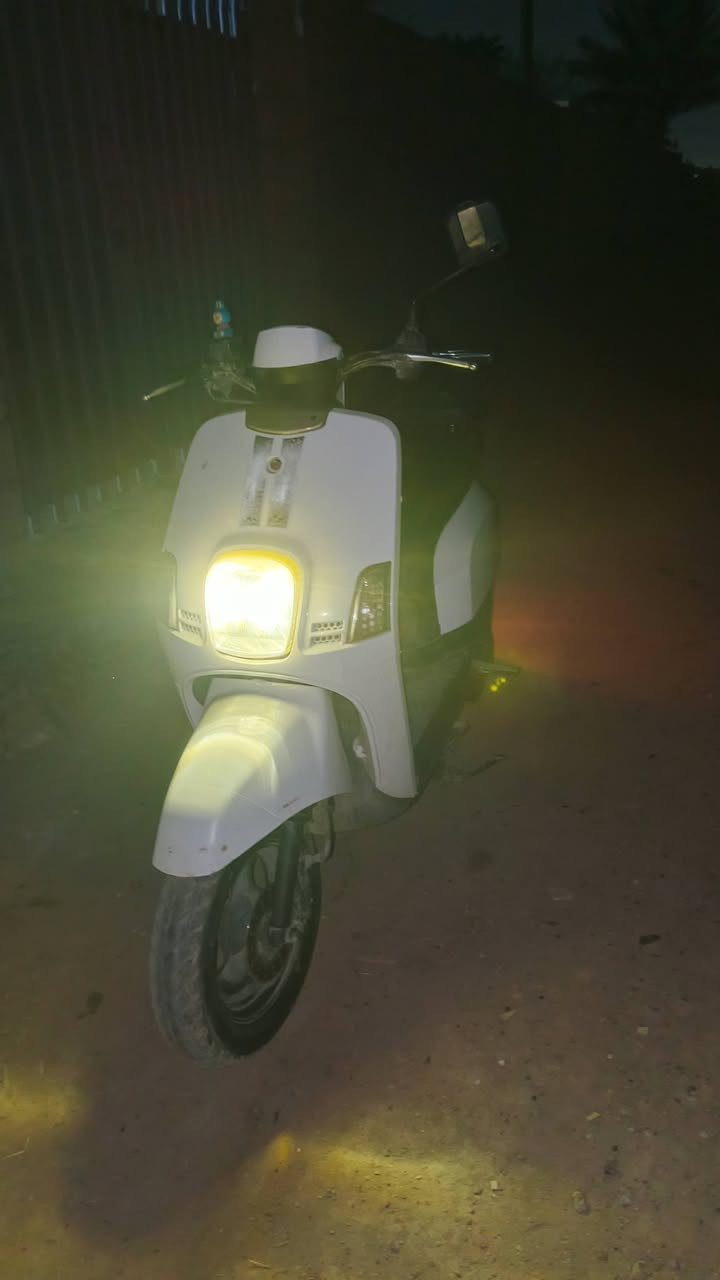 السلام عليكم دراجه للبيع كامله مكمله من كهربائيات من سلف محرك كله مكفول الدراجه نقص برغي ما بيهه نوزل الدراجه شلعه ومعدل  بلادي السعر 725وبي مجال العنوان بغداد المدائن الاستفسار ***********
