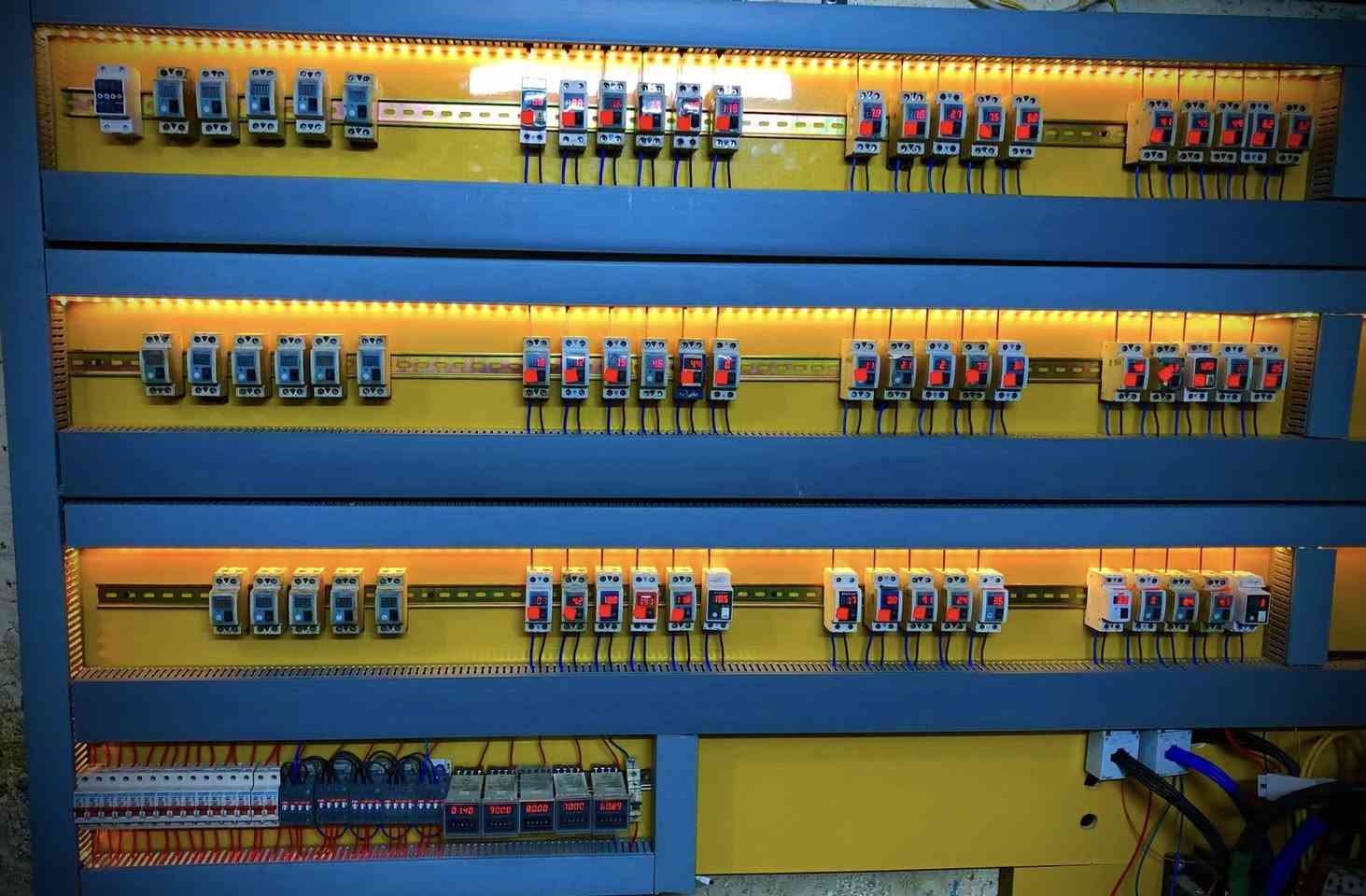 🎯 مكتب النخيل الهندسي
لجميع أعمال السيطرة واللوحات الكهربائية ⚡

✅ خدماتنا:
 • اختَر اللوحة المناسبة لموقعك، ونحن نتكفّل بالباقي.
 • تجهيز سريع خلال 48 ساعة فقط.
 • كشف موقعي 
 • استشارات مجانية ونصائح فنية قبل التنفيذ.
 • جميع المواد أصلية من مناشئ تركية وماليزية عالية الجودة.
 • خبرة تتجاوز 25 سنة في أنظمة السيطرة ولوحات المولدات.
 • متوفر جميع أنواع اللوحات وبأسعار تناسب ميزانيتك.
 

📞 للاستفسار والطلب:
***********

⚙️ مكتب النخيل الهندسي… خبرة تضمن لك الجودة والاعتمادية في كل تفصيلة كهربائية.
