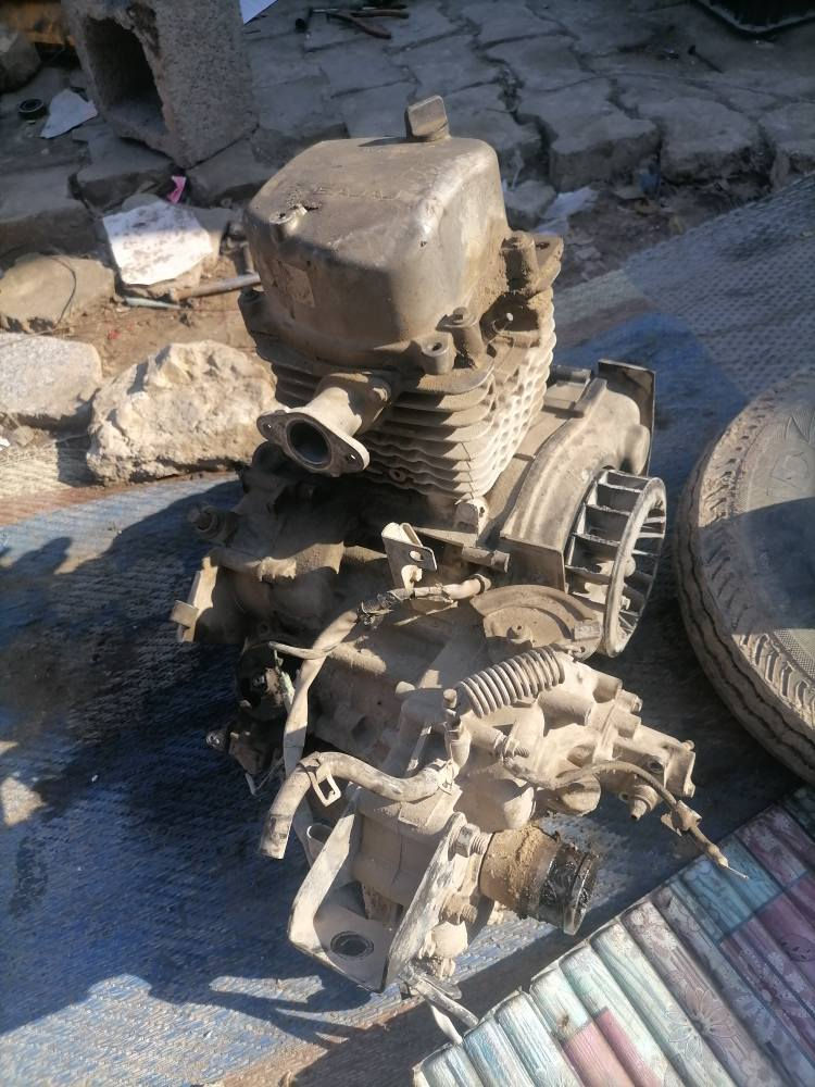 محرك موديل 21 للبيع شراي  محرك ونظيف بس رد التنظيف الخارجيه يدق علي على الرقم ***********
