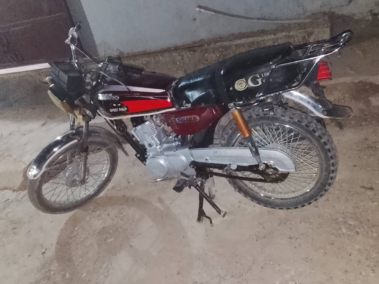 للبيع ماطور نظيف موديل 20 اي عيب ما بيه محرك ما مفتوح اي شيء ما يحتاج واللي يريد يجيني خاص او يخابرني على الرقم ***********

