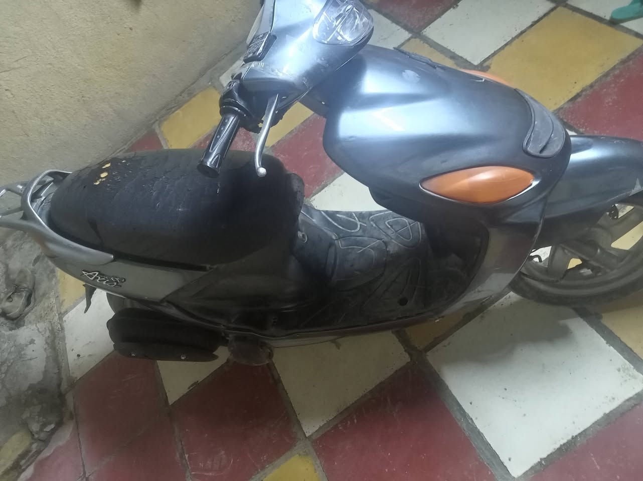 سلام عليكم ورحمة الله دراجه اكزز ياباني نضيفه كلها شغاله مابيها اي ماشي للبيع السعر 300وبيها مجال مكاني حله مركز ***********
