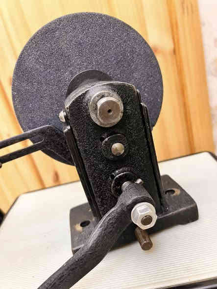 السلام عليكم 
للبيع كوسرة ثابتة صيني قديم عندي قطعتين سعر القطعة الوحدة 60 ألف 
متوفر توصيل 🚚  للاستفسار  ***********
