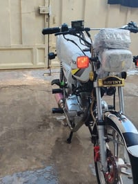 دراجه سافين ٢٠٢٣ محرك كبس شرط النضافه السعر ٥٢٥ وبيها مجال الرقم ٠٧٧١٦...