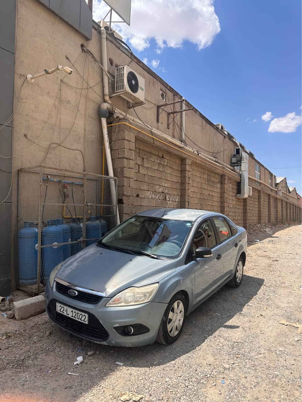 فۆرد فۆکس ٢٠٠٩ خەلیجی 
سەنەوی نویە 
رەقەم نوییە 
گیر عادی 
گێر و مەکینە بە شەرت 
شاشە ئایپاد 
٢ جام کارەبا 
یەنیا سندوقی بۆیاخە بێ ژورەوە بێ هیچ شتەک 
یاک دوو جێ ساردی هەیە ناقی هیچی تر نییە کالل بونەوەی تۆزەک هەیە 
لایت کارەبابەرز و نزم دەکات
سەیارەکە بێ کێشەیە مالێ دۆستە ناونیشانی هەولێر 
***********
*********** أربيل, العراق
