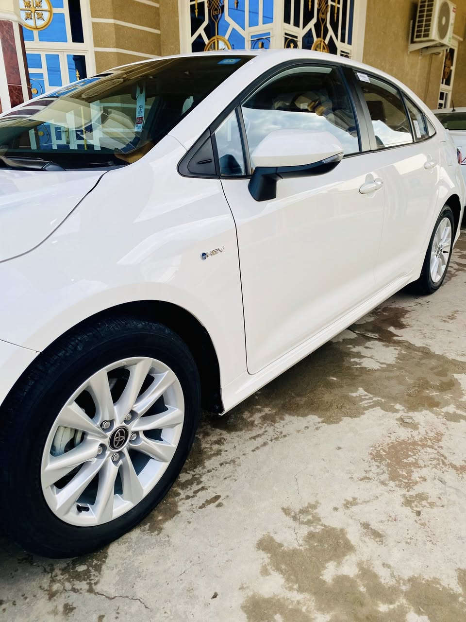 السلام عليكم
لبيع كورلا هايبرد 2025 شكل الخليجي 
رقم بغداد الجديد تحويل مباشر بسمي 
مكفوله كفاله عامه 
المواصفات 
كشنات جلد // بصمه ابواب // بصمه تشغل // سلايت // سايد بريك كهرباء //اوتو هولد // تبريد قطعتين // تبريد شاشه // 
تحديد مسار // رادار امامي // 
معروف مواصفات الكورلا 
مكان السيارة بغداد 
ماشيه (11) KM
السعر (158)وبيها مجال 
الاتصال ***********
