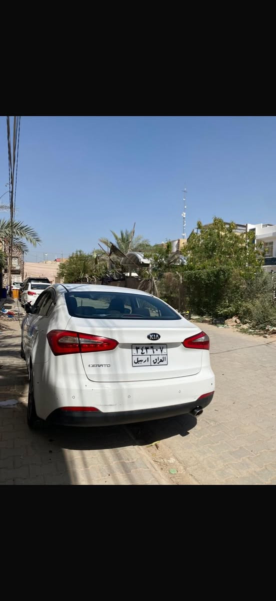 كيا سيراتو 2014 
فول مواصفات 
مخمل الداخل 
قطعتين تبريد 
بصمه فتحه فول 
ماناقصها شي 
السعر خاص 
بيها ملاحظه بل بنيد اثر حادث بسيط 
غير هذا الكلام كله مكفول 
تواصل اتصل 
+964 781 133 4871
