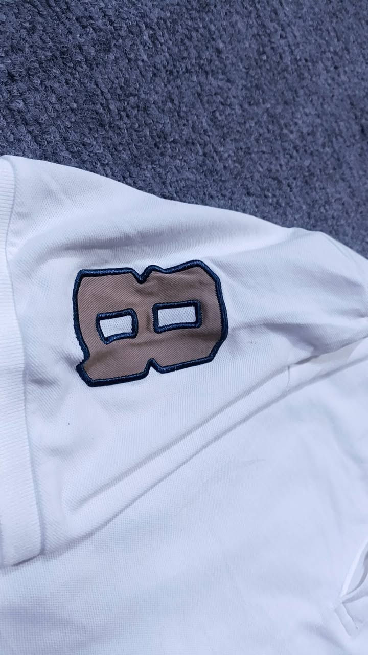 � بدي تيشيرت ماركة polo
✨ اللون: أبيض – لون مميز ونادر
✨ الحالة: جديد
✨ القياس: L
✨ الخامة: مريحة ومناسبة للاستخدام اليومي 
💰 السعر: 15 ألف

تيشيرت أنيق بتصميم عصري، مناسب واللبس اليومي، خيار مثالي لعشّاق الأناقة البسيطة 👕�


**إذا كنت صاحب هذا الإعلان وتريد حذفه لأي سبب، رجاءا أرسل رسالة إلى الدعم الفني**