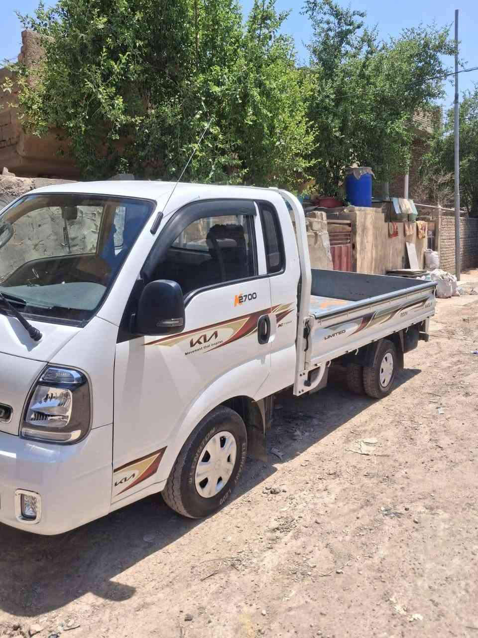 السلام عليكم اخوان مكلف بل نشر سياره كيا حمل موديل 24 مكفوله ماشيه 64 سعر 152 وبي مجال مكان صاحب السياره بغداد ابو غريب ***********
