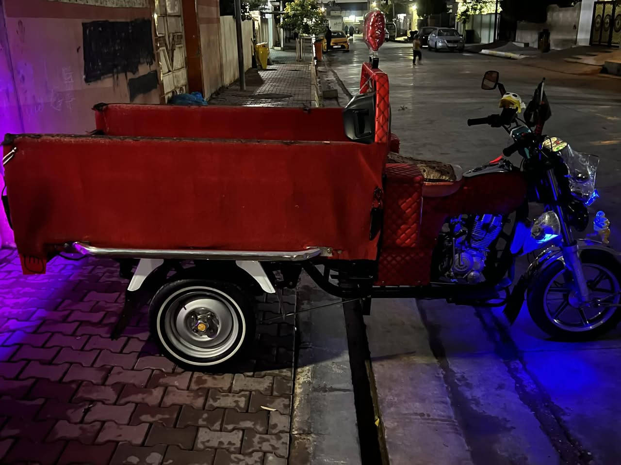 سلام عليكم اخوان ستوته للبيع فول فول نضافه موديل 23 باب الاول كل عيب ما بيه ويل صب تايرات خط ابيض جدد كامله ستوته خير من الله كبل تطلع بيه للشغل مرقمه سنويه بسمي شراي دك عل رقم ***********مو شراي لا تعلق وشكرآ👍🏽
