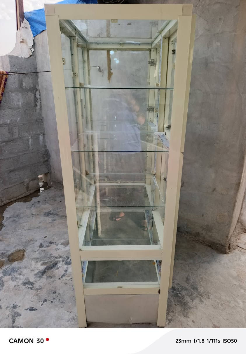 السلام عليكم ميز للبيع السعر 125//// ***********
