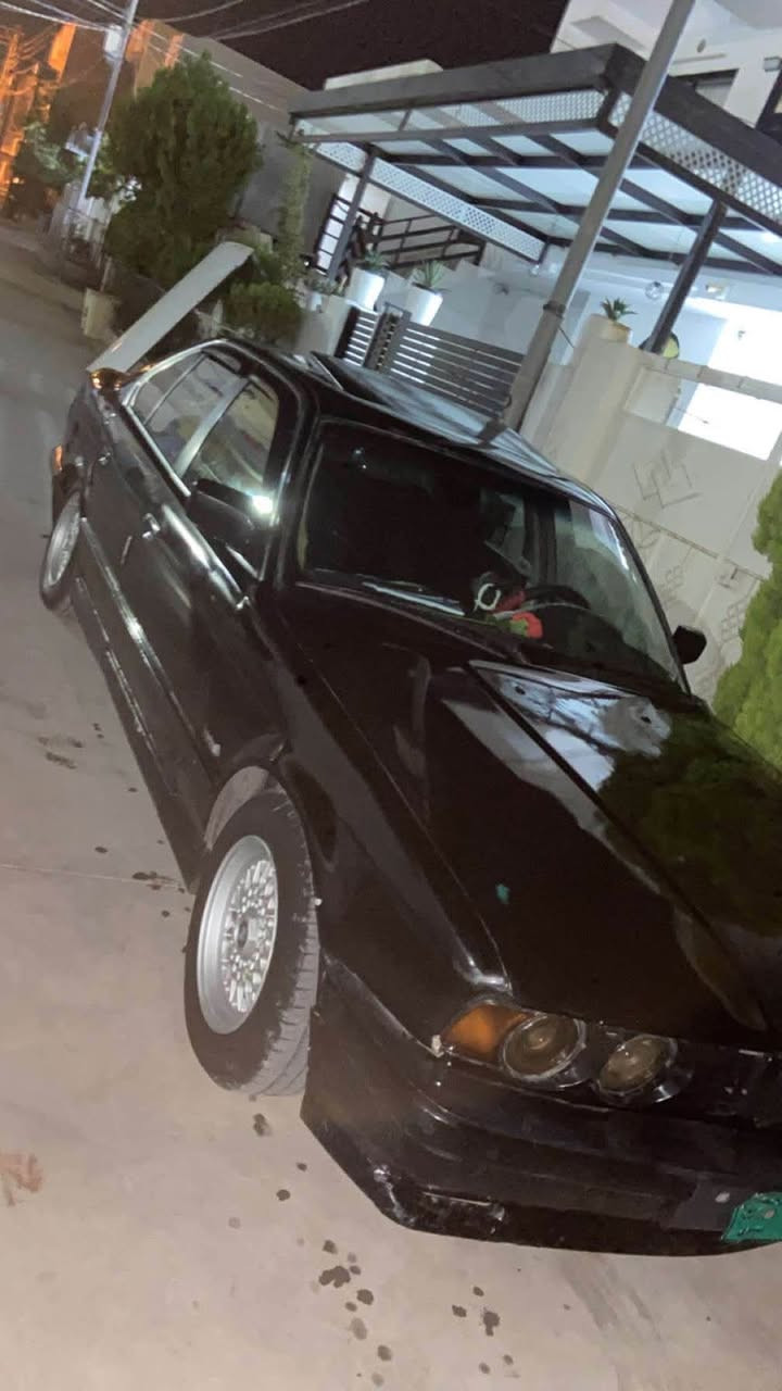 سەرەتا بەناوی خوای گەوورە BMW مۆدئلی ٩٢ سڵایت ABC  سڵایتوو شتی مەزبووتە ٥٢٥ گێڕ حادی گئڕوو مەکینەوو ئەکسیلی مەزبووت بئ مشکیلە سەیارەکە زۆر جوانوو ڕێکوو پێکە چوار تایەوو ویلی حەسیری لەژێرە ماڵی دۆستە سەیارەکە حلوجە ماڵی مەدەنی بەشەرت لە ڕانیەم سحری ٢٥ محامەلە گۆڕینەوەش ئەکەم لەسەر دڵ گرتن تکایە گەر مشتەری نیت نە سەری خۆت نە سەری منیش بهێشێنە لەگەڵ ڕێزم بۆ هەموو لایەک


**إذا كنت صاحب هذا الإعلان وتريد حذفه لأي سبب، رجاءا أرسل رسالة إلى الدعم الفني**