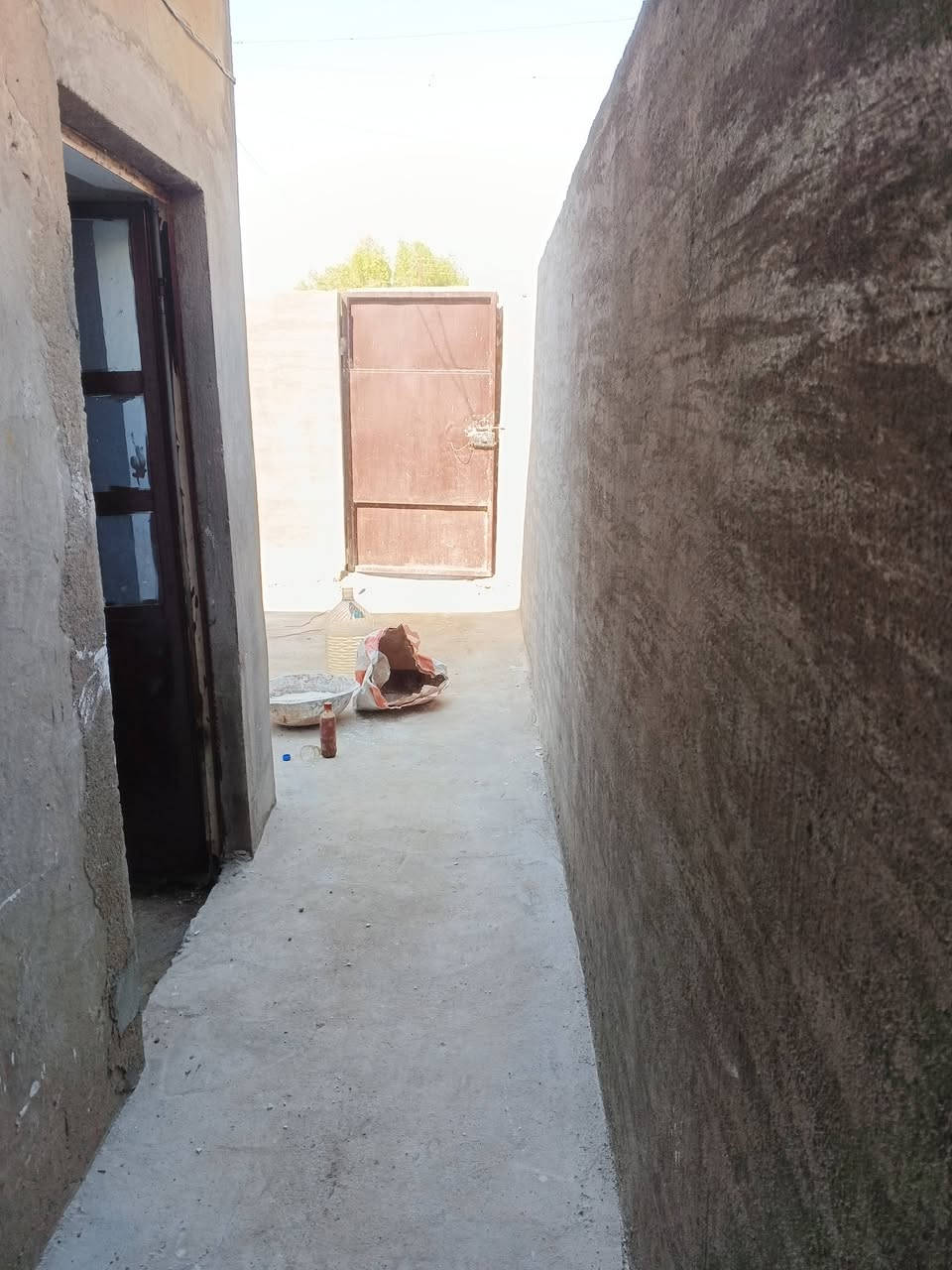 سلام عليكم دار للبيع مشتمل طابق واحد بضهر، شارع ٣٠مباشر، بسمي بيع سريع لشراي يتصل السعر، ٤١مليون  اتصل *********** قرب عبد ابو الدهن
