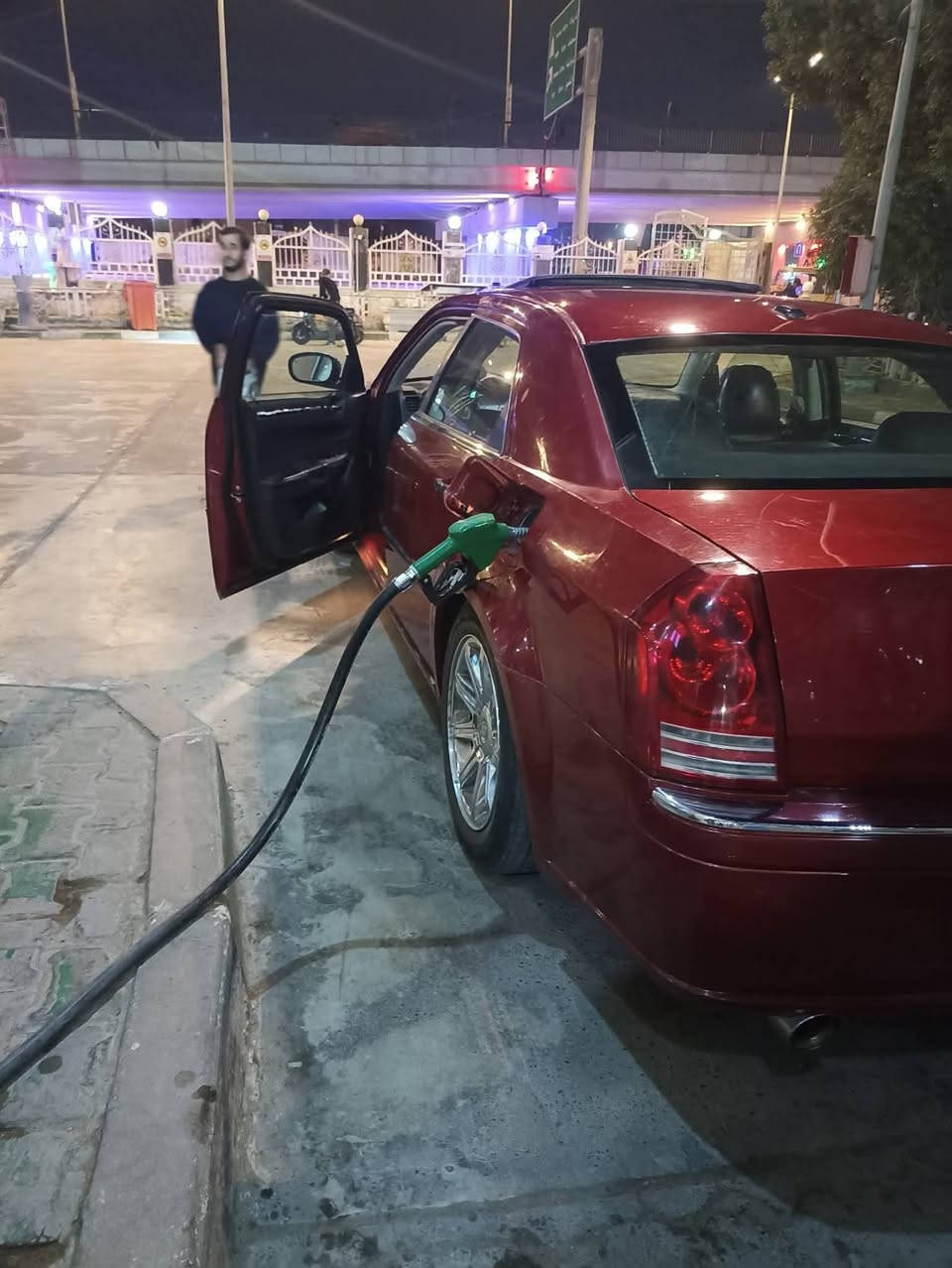 سلام عليكم   اوبامه ادوات اصل 2010 توئم طبق الاصل شمالي. شرط كصه وحده. بجم
فوول 1/1 

لوون مميز 

محرك هيمي 5700. 

قسم بلقران انسه اصراف بانزين 

من العماره رجعت للنجف. صرفت نص بانزين 

منضومت زنون 

لايت دوار

تشغيل عن بعد

3 بصمات. بيبان  ايمن ولايسر + جنطه 

دواخل اسود

كشنات حضن.

مسجل شاشه قلاب ابلادي

منضومت دمام ابلادي صوت ودمام خراافي 

تحكم ستيرن.

فتحت سقف. 

مانع انزلاق

تتفئه تبريد شرط ثليج

كشنات تتفئه.

ويل حجم 18 تخم تاير جديد 

مكاني نجف السعر 48 وبي مجال.

*********** اتصال فقط عل خط

واتساب مغلق
