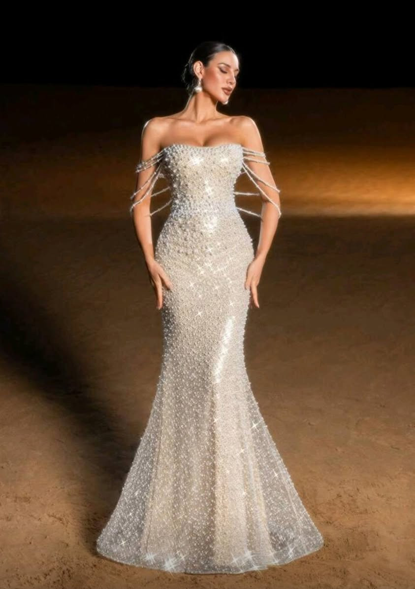 السلام عليكم هذا الفستان اختي اخذته من شي ان ب١٥٠ دولار للمهر تالي خطيبها مخلاها تلبسه اختارلها غيره بس ع كد التكدير قياسه سمول الي تريده بنات ب١٠٠ ميخالف واني ادزلهيا هم كله جك يدوي ليلو من طول ليطول داير مداير كلش راقي ونازك


**إذا كنت صاحب هذا الإعلان وتريد حذفه لأي سبب، رجاءا أرسل رسالة إلى الدعم الفني**