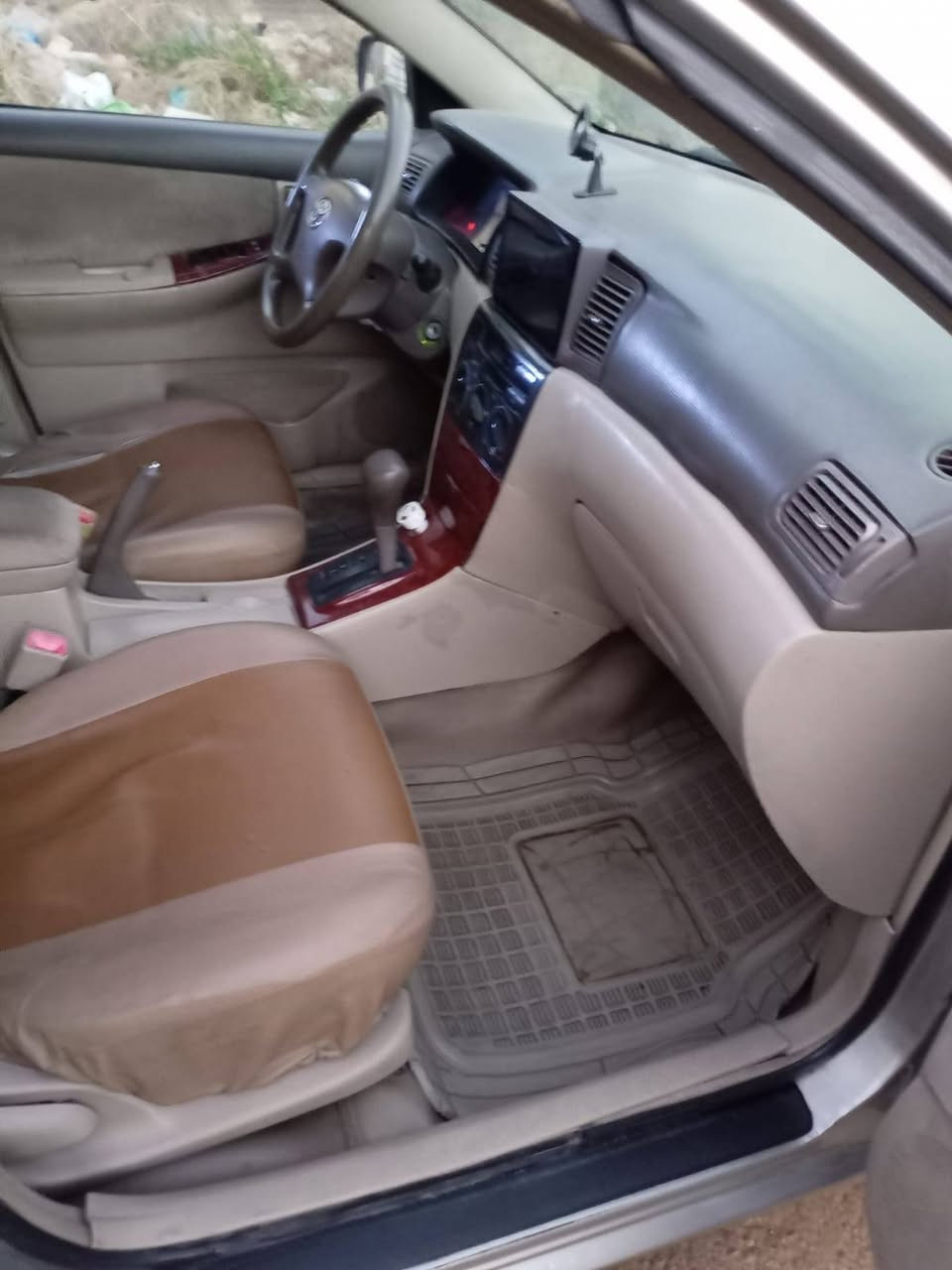 السلام عليكم كورلا بكاتشو 2006 خليجي محرك 1800 بأسمي رقم الجديد هزه جديده حادث جاملغ امامي صبغ عام مكاني الدورة خاص ماعندي اتصل ع خط السعر 80 وبيها مجال ***********
