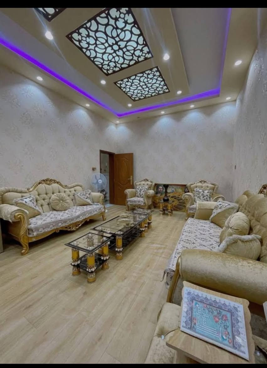 *بيت للبيع طابقين - ياسين خريبط* 

- *المساحة*: 200م
- *الموقع*: خلف المستوصف، شارع القاضي، على شارع عام 20 - موقع حيوي
- *الطابق الأرضي*: استقبال + صالة + مطبخ + غرفة ماستر مع حمام + 2 حمام
- *الطابق الثاني*: صالة + 4 غرف كبار + حمام
- *البناء*: حديث وجديد بالكامل، ديكور + ورق جدران + أصباغ
- *السطح*: كامل ومعزول وجاهز

*البيت جاهز سكن فوراً* 

*للاستفسار:* 
*********** 
*********** البصرة, العراق
