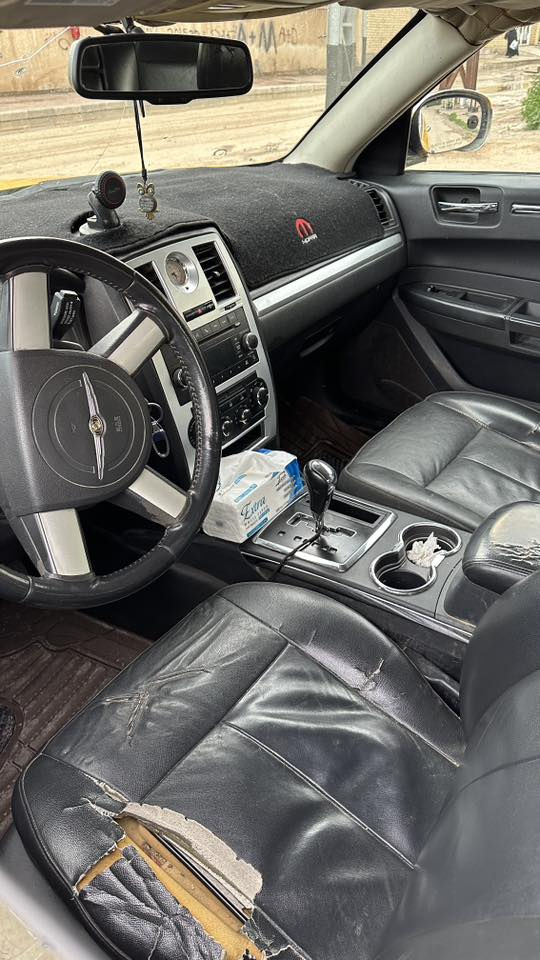 اوباما موديل 2009 رقم بصره مشروع وطني تحويل موباشر مكفوله من النقلاب والكص مكينه كير اكسن قبل شهرين شادهن كهربئيات كلها شغاله ضررها تبديل جاملغ وبنيد امامي السعر 105وبيها مجال سياره خط بغداد عماره مصفره هيئه وغرامات ***********
