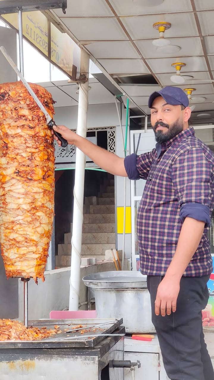 السلام عليكم
يعلن لكم #مطعم #السفاح  ( ابو حيدر  )  
عن بدأ استلام الحجز 
الاعراس والمناسبات من يوم غدآ 
المصادف ٢٠ من رمضان 
ب تاريخ ٣/٩ 
بنفس الاسعار القديمه 
مع واصل الى القاعه 
مع الماء 
مع الببسي 
مع زياده على كل ١٠٠٠ لفه ١٠٠ لفه زياده 
حسب الطلب 
الفرع الاول مجاور سنتر السلطان 
الفرع الثاني بل قرب من قاعه تودي 
لستلام الحجز فقط ابو حيدر 
او عامر 
لا يوجد اي شريك معنا 
للتواصل على الخاص 
او الارقام التاليه 
*********** عامر 
*********** واتساب
