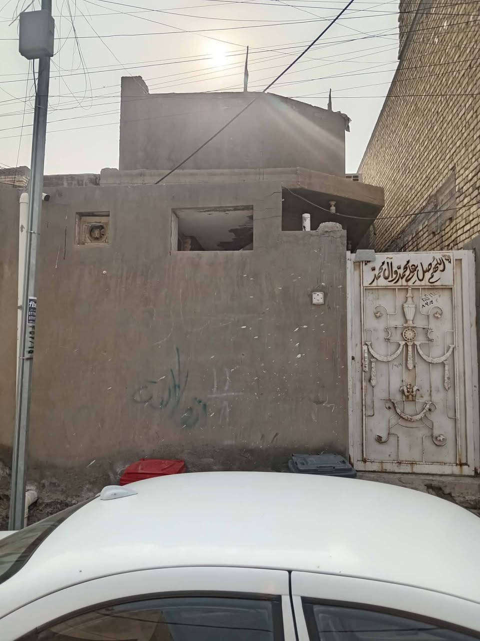 سلام عليكم 
مشتمل للبيع مساحه 100م
 في واسط زين القوس شارع ابو الفضل 
شارع بعرض 10م
لامطلوب اسكان ولا مبادره 
بناء 2018 يتكون من طابق ونص
 جوه استقبال ومطبخ وهول وغرفه وصحيات 
الطابق الثاني يتكون من غرفه وبيتونه

للاستفسار اتصال على مكتب بركات الصدرين للعقار 
عنوان المكتب الزهراء تقاطع ابو علي الكهربائي✔️🟥

*********** عبدالله الغنيماوي 
*********** واتساب
