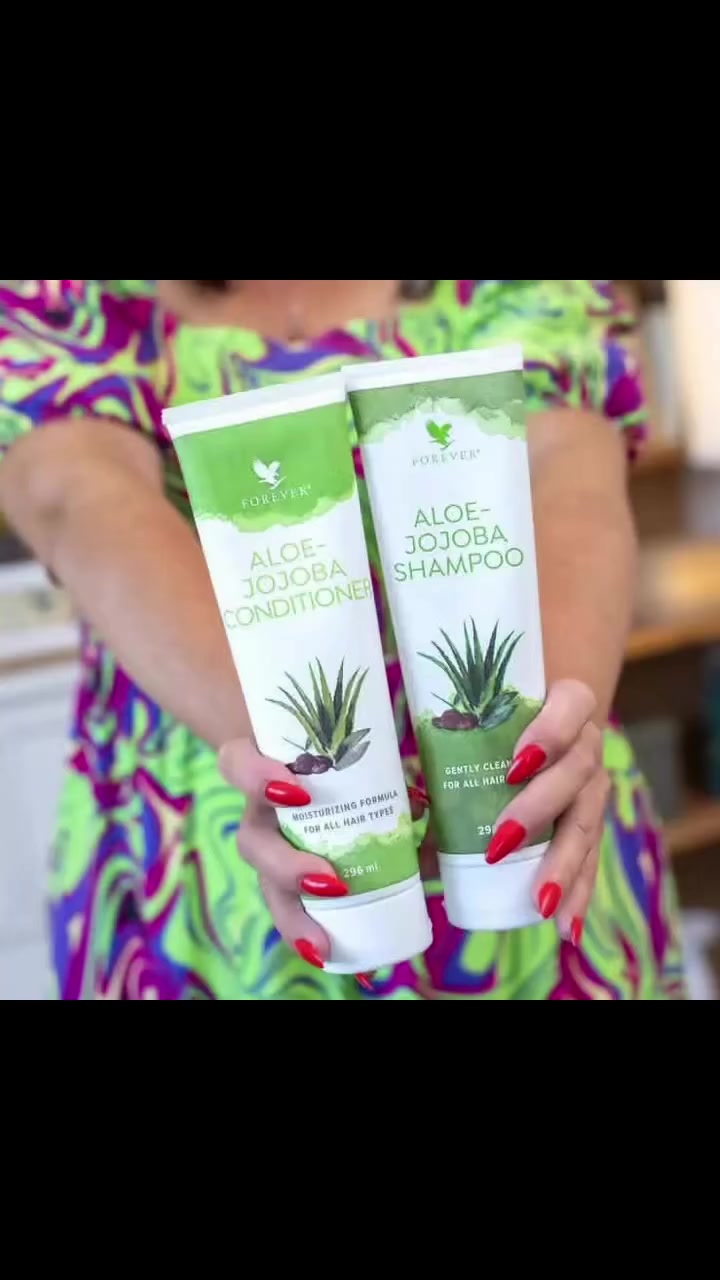 1 شامبو الو جوجوبا – Aloe Jojoba Shampoo
 شامبو الو جوجوبا
بالصبار بتركيبة جديدة ومبتكرة،بدلا من الاعتماد علي المواد الصناعية الأخرى التي تتلف الشعر فهو بخلاصه نبات الالوفيرا الذي لا ينعم الشعر فقط بل يعالج فروة الرأس أيضا من أي مشاكل لتتمتعي بشعر لامعاً وناعماً وسهل التمشيط .

فوائد شامبو الو جوجوبا:
1-يستخدم لغسل الشعر وجعله نظيف ولامع ورطب

2-ملائم لجميع أنواع الشعر وخفيف علي فروة الرأس الحساسة

3-يحتوي علي  مجموعة الأحماض الأمينية الأساسية لنمو شعر سليم وصحي

4-يحتوي علي زيت اللافندر مما يجعل الشعر ناعم وحريري وخاليا من التشابك

5-يعيد رطوبه الشعر بشكل طبيعي ويتحكم في دهون فروة الرأس

 6-يزيل القشرة والجلد الميت ويعالج حساسية الشعر والحكة

7-يتغلغل داخل الفروة بنعومه ويعمل على إزالة التهيّجات و الإصابات بالشعر

8-قاتل للجراثيم والبكتيريا التي قد تنمو على الفروة مسببه مشاكل للشعرونموه
🥹✨🥹✨🥹✨🥹✨🥹✨🥹:

 #شامبو #العلاج_بالمكونات_الطبيعية #تساقطـالشعر #معالج #منتجات_الطاقة_والنشاط #العلاج_بالمكونات_الطبيعية #منتجات_آمنة_للاستخدام #منتجات_مميزة_وفعالة


**إذا كنت صاحب هذا الإعلان وتريد حذفه لأي سبب، رجاءا أرسل رسالة إلى الدعم الفني**