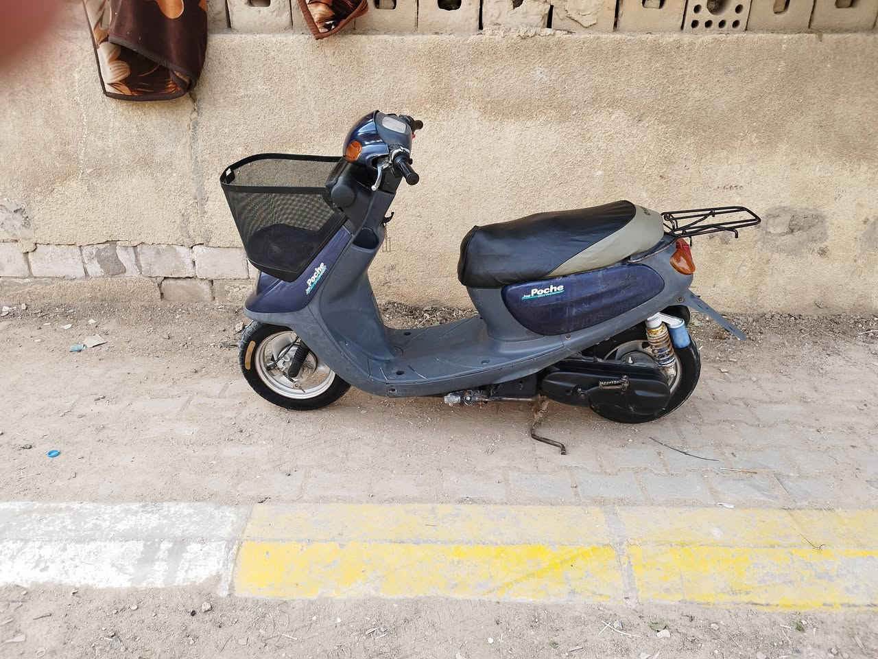 دراجه منغولي مفتوحه مره نضيفه كلش مكينه ناعمه وشلعه قويه كهربائيات كله شغاله سلف هندر لايت اشاير بك لايت تايرات جدد دراجه حلوه سعره 325 وبيه مجال رقم  ***********
