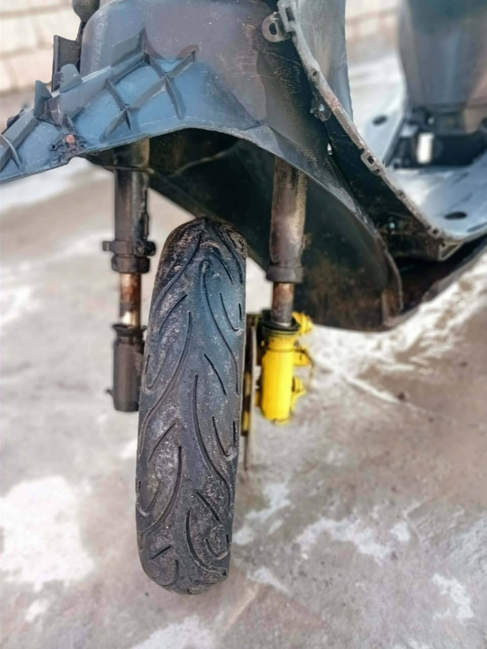 للبيع او للمراوس
السعر ١١٠

ماطور فرخ اكزز دبل سكريتر
كلو شغال وشرط المحرك مفتوح بس قبق 

والهندر خارط بس يعوزو تصليح ب ٥٠٠٠

ونه مال اكسن ما بي شرط ماطور ما تسمعلو صوت 

المكان موصل الايمن مشيرفه

رجاءآ المو شراي لا يتعبني


**إذا كنت صاحب هذا الإعلان وتريد حذفه لأي سبب، رجاءا أرسل رسالة إلى الدعم الفني**