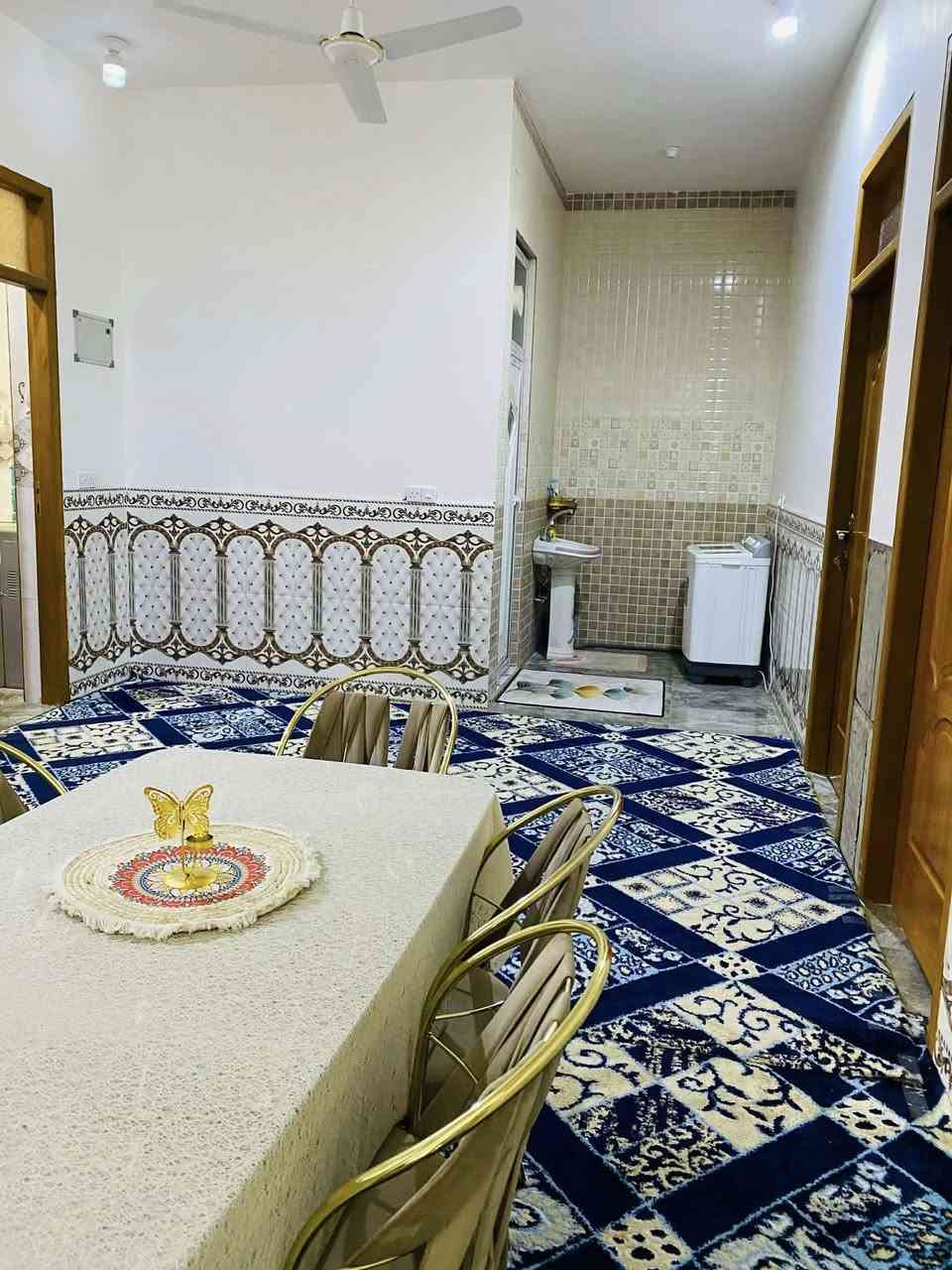 دار سكن للبيع  

معاملة التطويب بالبلدية يبعد عن الشارع ١٠٠متر متكون من غرفتين نوم و صاله و مطبخ و استقبال  مساحة البيت. ٣٢٠ متر 
الموقع بشارع حسينية حسين ناصر عبود خلف بيت سجاد حبيب الزبيدي 
للتواصل الاتصال ***********
