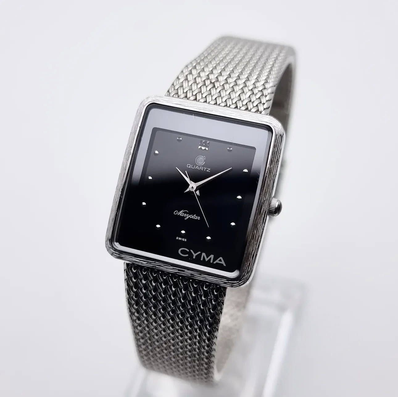 ساعه سيما نافي ستار ( فنتج ثمانينات )
الكوك / التاج حجر 
المحرك كوارتز 
مقاس 25.5×28
الطول السير كامل ( حصيره )
مستخدم بحاله ممتازه
بدون مرفقات
ساعه رجالي نسائي
السعر 165 الف


**إذا كنت صاحب هذا الإعلان وتريد حذفه لأي سبب، رجاءا أرسل رسالة إلى الدعم الفني**