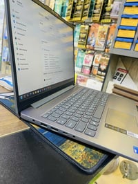 لابتوب Lenovo مثل ماموضح في الصور  لابتوب نضيف كلش  ا Core(TM) 17-1362...