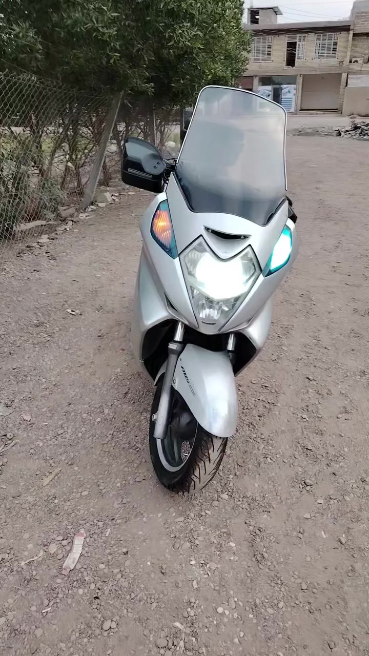 سلام عليكم سلفر ونج 600 اوفر مود  مكينه مكفولة هاون شلعه معدل تاكل كاع بطناش دراجه مرتبة   مصدات هواء اصليه جنطه مرتبه  تخم تاير جدد  ماصدة وشاير كرستال  مكينه ملحه  ترايك الشمال سعر 14ورقه مكان بغداد الزعفرانيه رقم ***********
