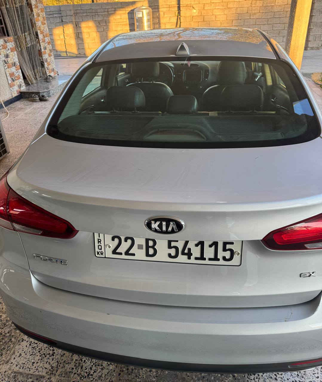 السلام عليكم ....
للبيع كيا فورتي 2017
فول موصفات عدا الفتحة محرك 2000 شرط بدون دفانز 
صدر امامي خلفي جديد 
تخم تاير جديد 
كير محرك تبريد مكفول 
العنوان بغداد المحمودية ناحية الرشيد 
السعر 120$  و بيها مجال 
***********
