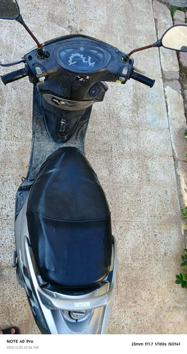 السلام عليكم 
دراجه ناريه (ماكس ١٤٠)
دبلات امامي خلفي جديد كابريته جديده تايوان شوته و سلف جديد
مجفت مره وحده 
كهربائيات شغالة ونضيف 
السعر: 500 الف وبيه مجال 
الي حاب يشتري أو يستفسر الرجاء الاتصال على هذا الرقم
***********
