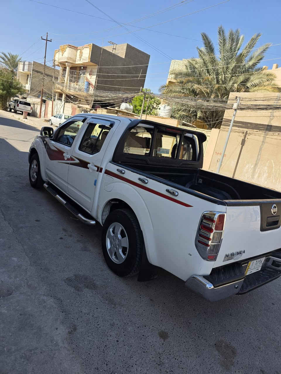 سلام عليكم 
سيارة مكفولة فقط شبر صبغ (جاملغ السايق) موديل ٢٠١٢ بأسمي رقم بغداد 
السعر ٩٥ وبيها مجال بسيط حك الجيه 
عنوان كربلا  اتصال ع الرقم (***********)
