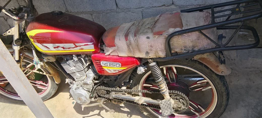 سلام عليكم دراجه سيفان 21 نضيف بسعر 300بيها مجال تاير جديد وتانكي جديد وسيبايه جديده نقص بس كهربائيات شرايد بيك خير وتدلل رقمي ***********

