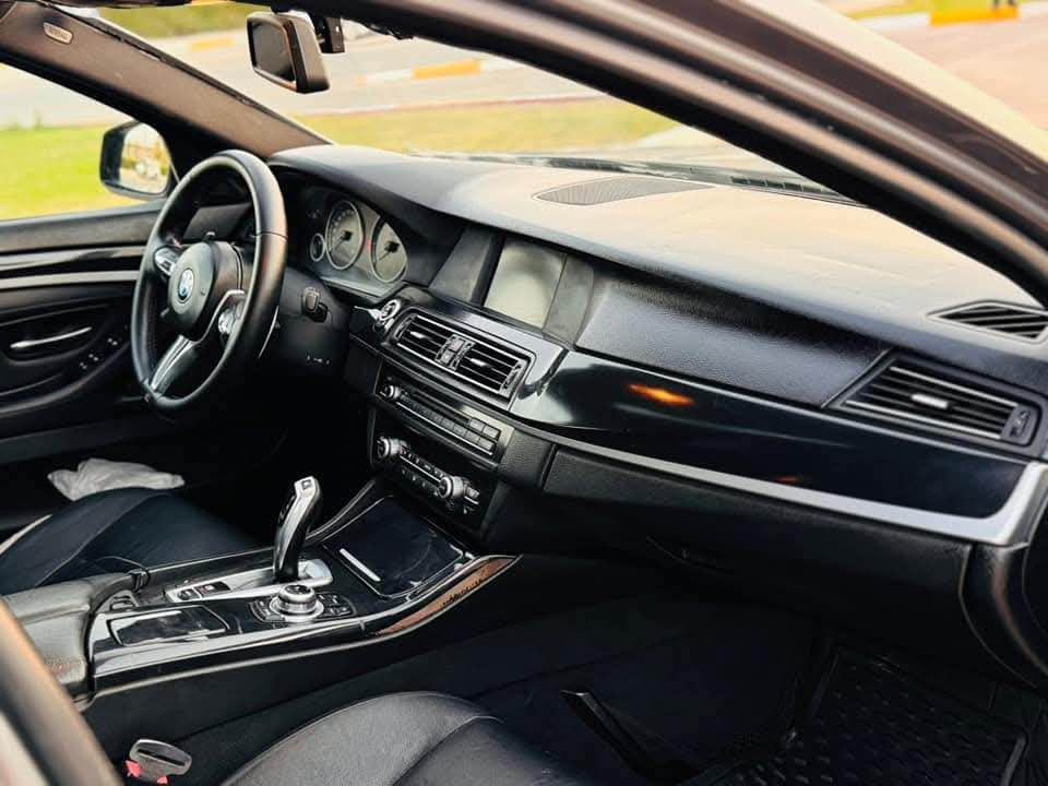 BMW series 5 2010  530i F10

بیلادی شکلی  M SPORT 
ساڕوخ مەکینە 6 پستن بەنزین n52 مەرغوب 🚀
فوول فوول قەپات مواسەفات 1/1
سلاید گەورەی مەغوب 
گێر کوبرا دەبل گێر تۆماتیک و عادی و سپۆرت 
سێ مۆدی لیخورینی هەیە
 (Normal + Sport + Sport puls)
بەسمە و شاشە گەورە 
کامێرا حەساسی پێش و دواوە
لایت outo بەرز و نزم دەبێت و Led dynamic
دەرگا بەسمە  
ماوس + X Draive
سندوق شەفت 
ڕادار پێش و پشت 
ئاوێنە کارەبای + بەخ + هیتەر 
تەبرید مەرکەزی
ویلی M5 بیلادی سپۆرت
بەگ لایت کرایتە g30 سمۆك 2023
سوکانی سپۆرت 2023 
کوشین کارەبای + جڵد + سارد و گەرم + خەزن 
كامێڕە حساس پێش و پشت
خەتی جادە
گێری سپۆرت شەفت لە سوکان
سیستەمی گزۆزی نەرمە سەوتێکی زۆر راقی هەیە
برێک بەسمە و ئۆتۆ هۆلد  زۆر مواسەفاتی تر هتد ...
تازە کامل سێرفزی بۆ کراوە 
چوار تایەی و ویلی لۆکی بۆ بوسترات
سێ پاڕچەی بۆیاغە بێ ژورێ بێ ئەیڕباگ بەس پەمپ
( گێر + مەکینە + کارەبای + تەقەورەقە + تەبرید ) بەشەرت 
دەعامی بۆ دەعامی هەموو هەموو گیانی بەشەرت 
سەیارەکە زۆر خاوێنە 
سعر 145 وەرەقە و کەمێک مجال
شوێن // هەولێر
گۆینەوەش دەکەم بەشتێک بەدلم بێت
بۆ زانیاری زیاتر نامە بنێرن لەخزمەت دام . أربيل, العراق


**إذا كنت صاحب هذا الإعلان وتريد حذفه لأي سبب، رجاءا أرسل رسالة إلى الدعم الفني**