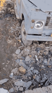 للبيع لاند روفر قديم السعر٩ ورقات قفل عنواني بغداد ٠٧٧٠٩٢٣٦٨٨٥