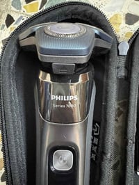 فيليبس • سريس ٧٠٠٠ • شاحن وموس ناقص