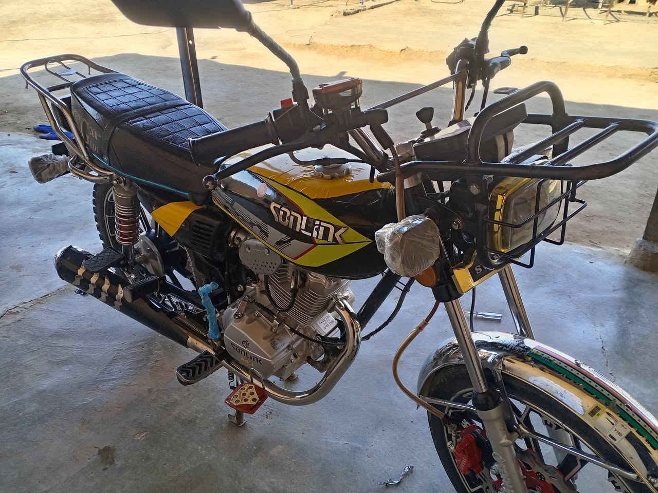 سلام عليكم اخوان ماطور موديل25للبيع دراجه شوفت العين انطي بيهه شرط محرك شرط كهربائيات السعر625وبيهه مجال ولحاب يتواصل يتصل عرقم***********
