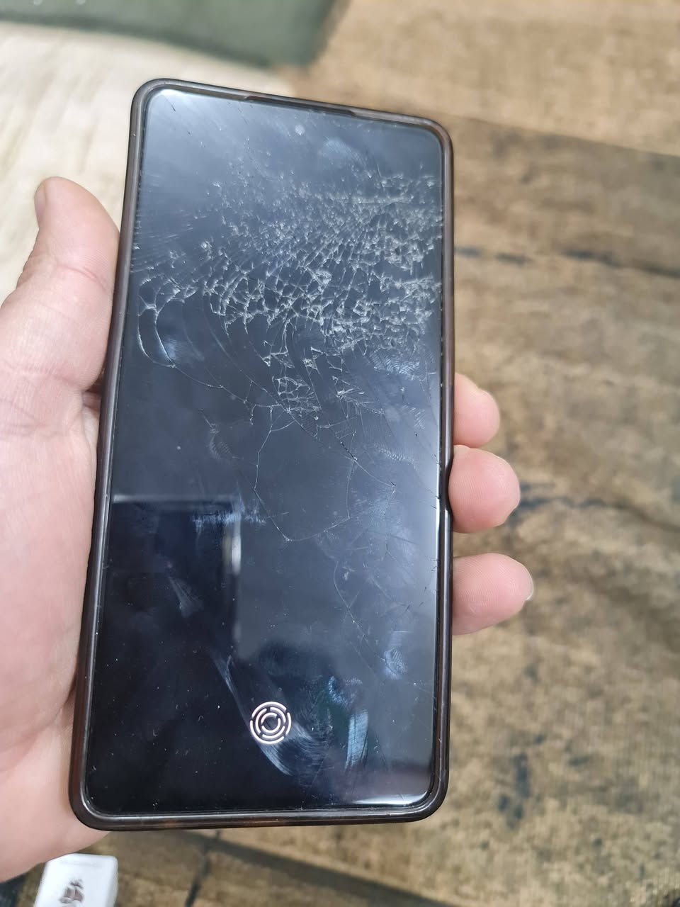 TECNO CAMON 20s Pro 5G ذاكرته 256 في فطر بالكلاسه كاميرات فيها خطوط سعره  120 بمجال قليل للاستفسار اتصل او واتساب***********
