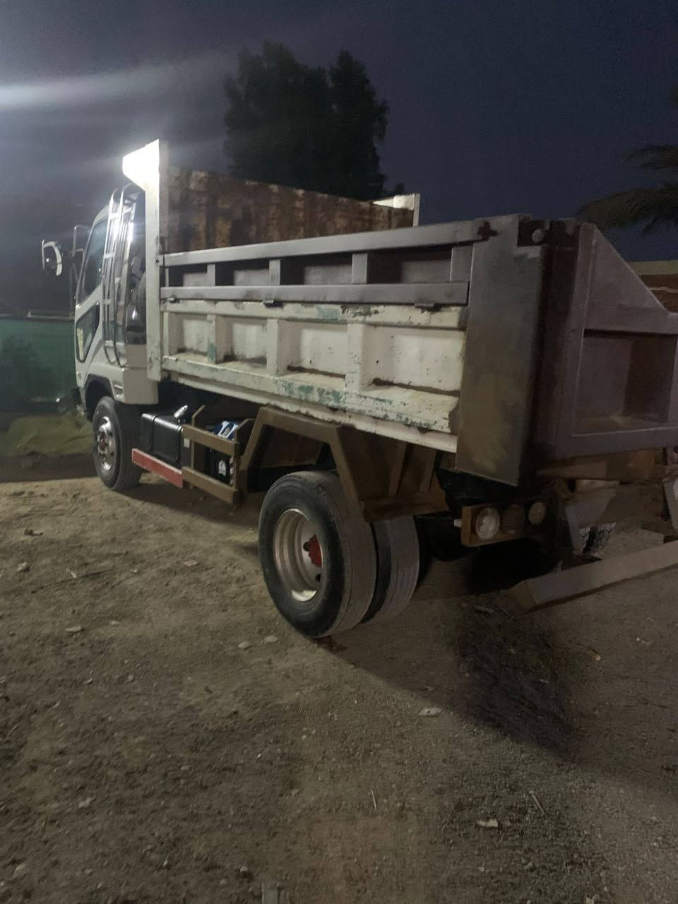 سلام عليكم سياره فوسة قلاب محرك 14سوبر كير برميل اكلج سوبر جبير مكفوله تبريد ابلادي شغال ثلج مديل 1997سيارةجديدةمال جناي تاخذهة كبل شغل مكانهةبغداد*********** ليث الباوي
