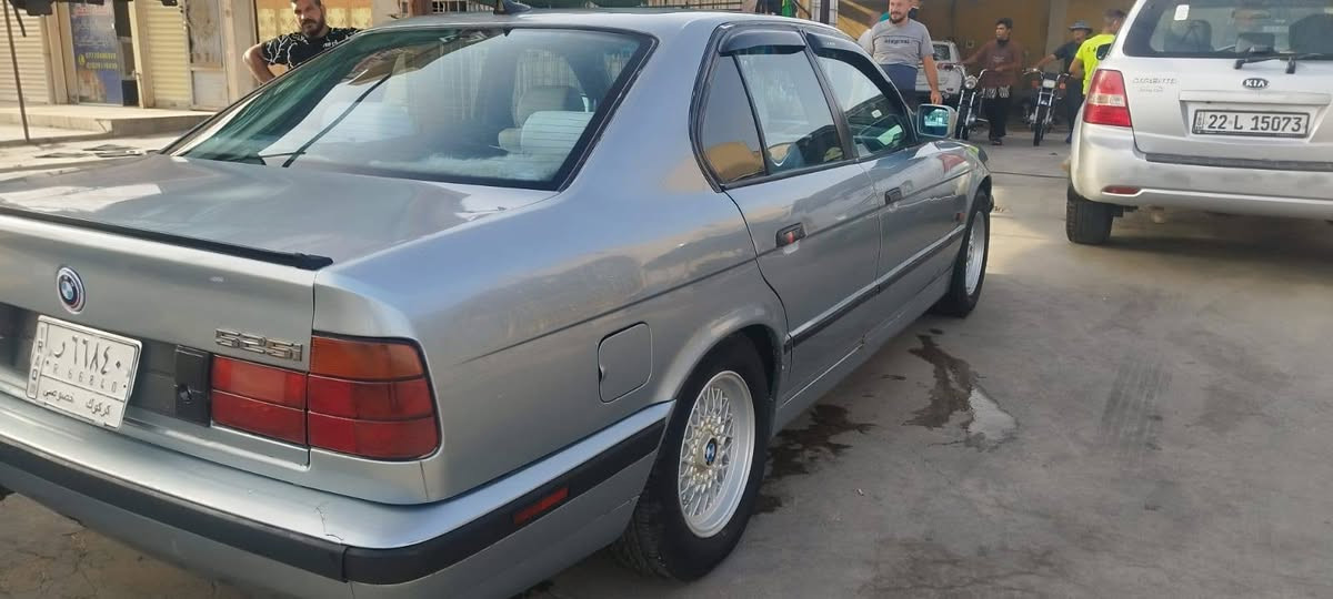 بي ام موديل ٨٨ محدث ٩٣ محرك ٢٠ كبس كير عادي محرك كير بالشرط دفتر بانزين موجود سنويه ٢٧ اباسمنه تحويل او  كاله تخم تاير جديد باتري جديد مكان السياره كركوك حي الاسرى و المفقودين قرب اسواق السعادة الاتصال على الرقم *********** السعر ٤٥ ورقه بيهه مجال للطيبين
