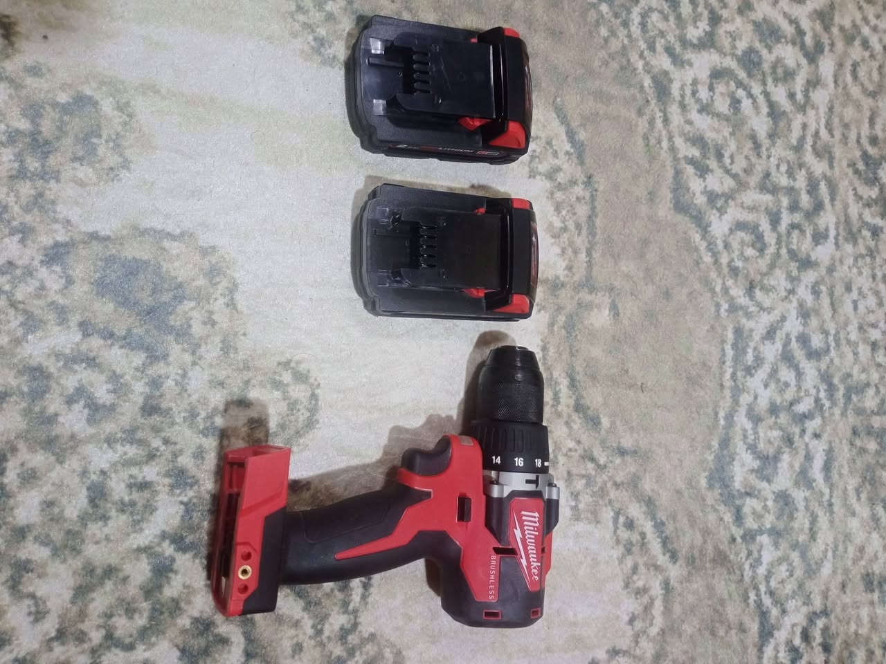 دريل البيع جديد ما مستخدم وموجود وصل الشراء مالته واسم الشركه والماركة مالته سعرة 300  بصرة قبلة حي مهندسين ***********
