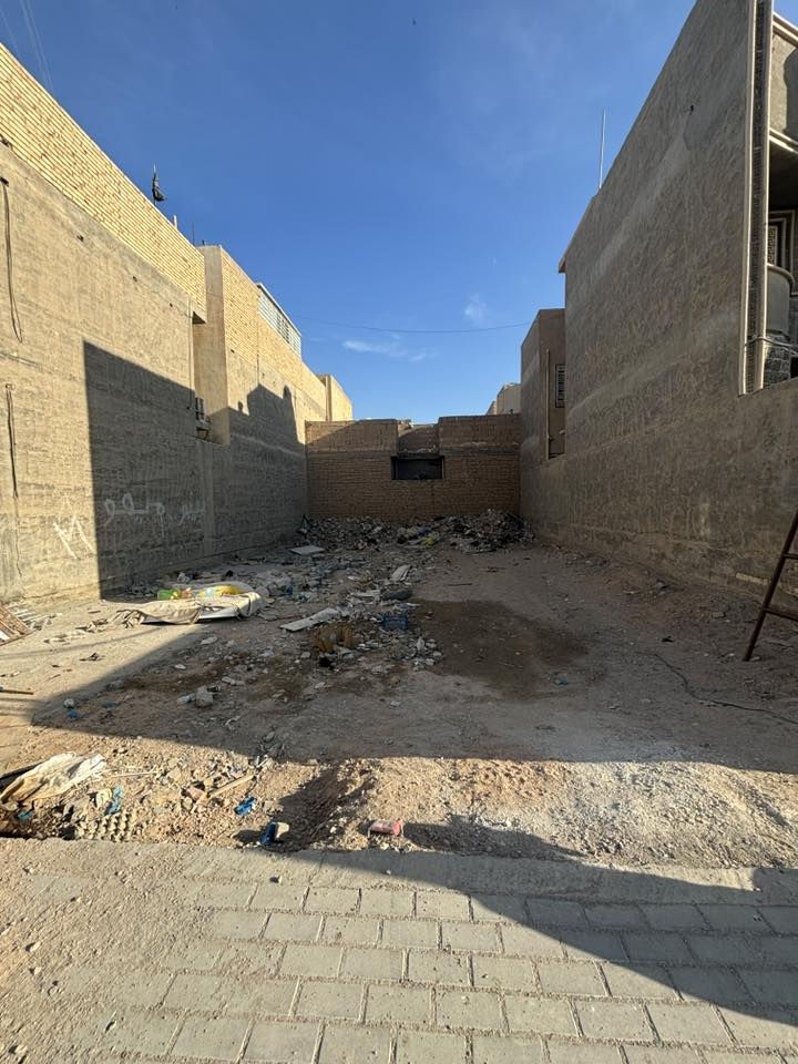 العرصة للبيع
المساحة ٢٢٠
١١ واهجة ، ٢٠ نزال

عرصة تجارية  للبيع المساحة ٢٢٠ متر الموقع:ملحق الفارس الشارع الفاصل بين القدس وملحق الفارس للاستفسارات:***********
***********
