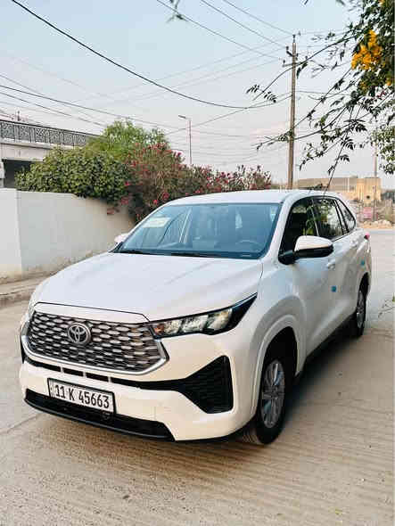 سلام عليكم للبيع تيوتا انوفا مديل 24  وارد خليجي هايبرت ماشيه  38 بسمي بدون حادث صبغ عام اثر ستيكرات على وضع شركه محرك 2700 بصمه تبريد 3 قطع 7 راكب سياره جديده السعر  230 للتواصل ***********  بيع او مراوس حسب القناعه حلة
