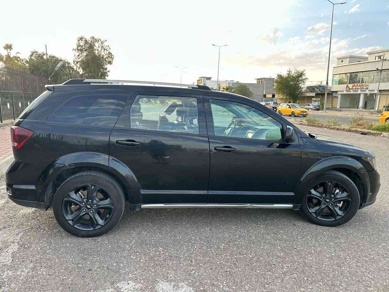 دوج جورني 2019
كلين بدون صبغ بدون بارد
بدون ايرباك 
6 سلندر 
7 راكب  
تبريد مركزي 3 قطع 
شاشه كبيره 
كشنات جلد 
بلاك ادشن 
ماشي 73 الف ميل
السعر 160
بيها مجال حك الجيه 

مطلوب مراوس ويا روج او توسان او سبورتج  
عنوان كركوك
*********** كركوك, العراق
