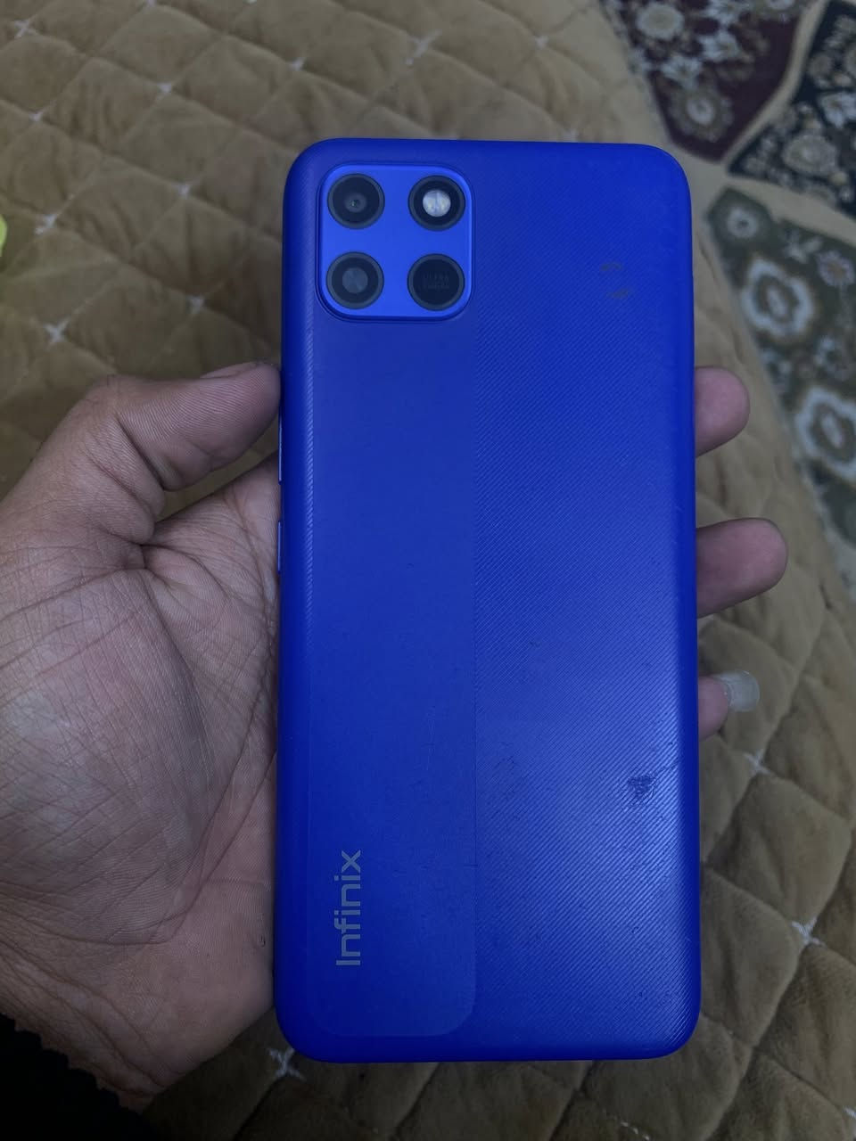 السلام وعليكم تليفون انفنكس ب ٩٥ وبي مجال بيع مستعجل  عنواني الامين الثانيه رقم الهاتف ***********
