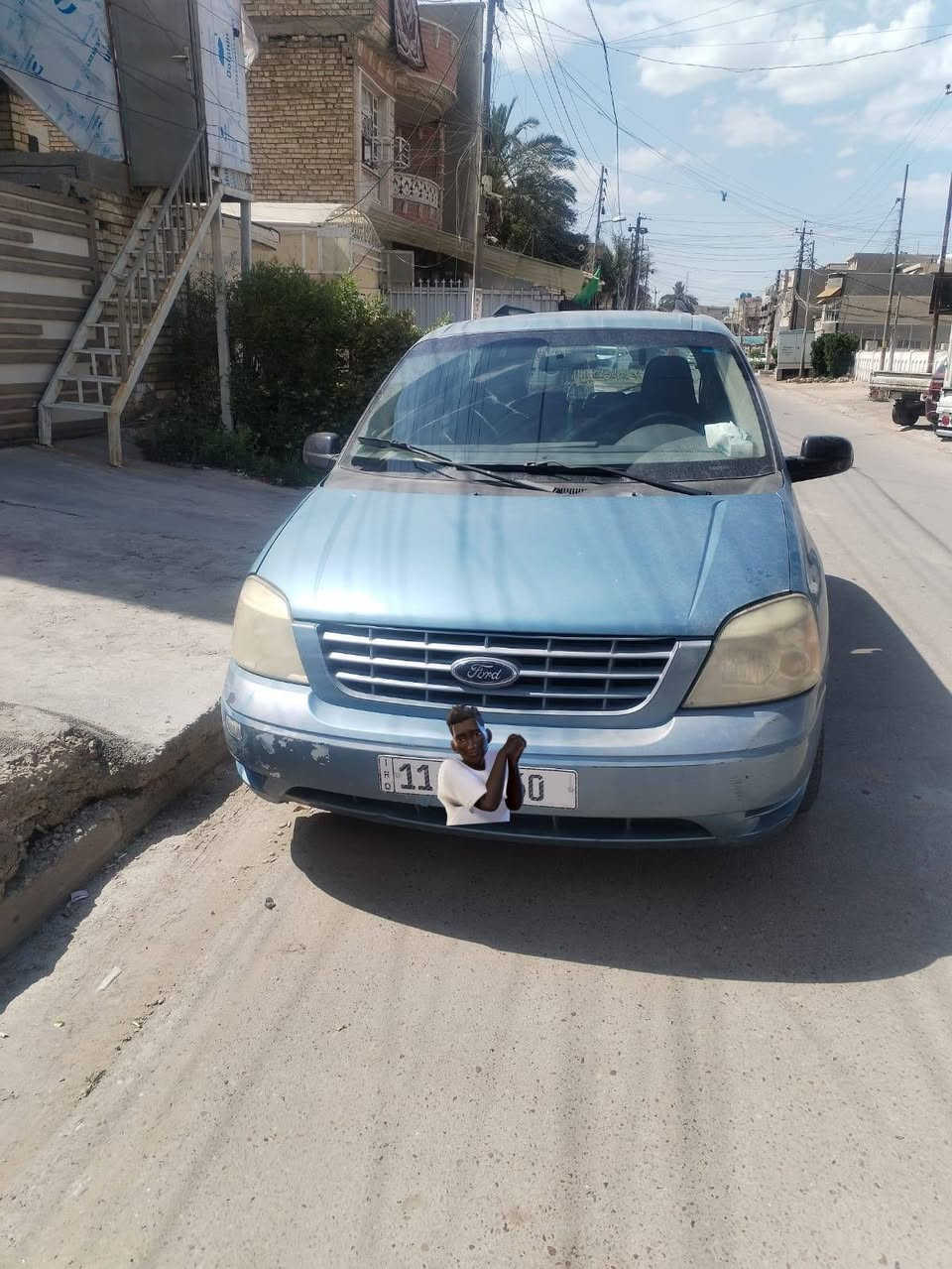 سلام عليكم سياره فورت أمريكي البيع صدر حداديه جديد محرك كير خير من الله تبريد شغال سعرها 75ورقه وبيه مجال هاذ رقم صاحب سياره تواصل وياء على واتساب أو نتصال  ***********
