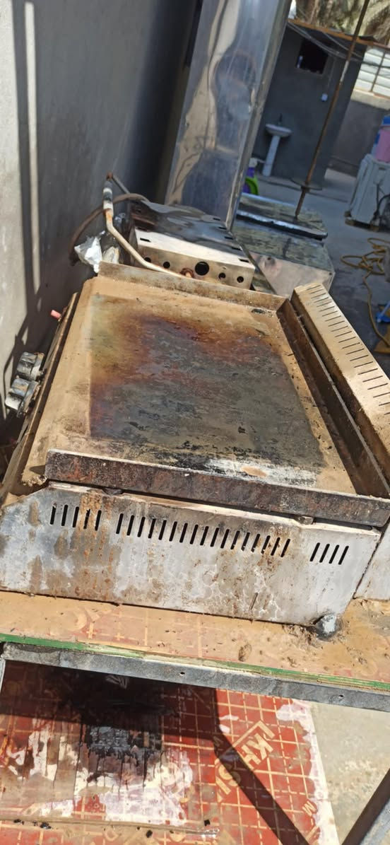 السلام عليكم
أغراض مطعم للبيع  مكانهم بالحله 
 أسعار مناسبه ان شاء الله ***********
